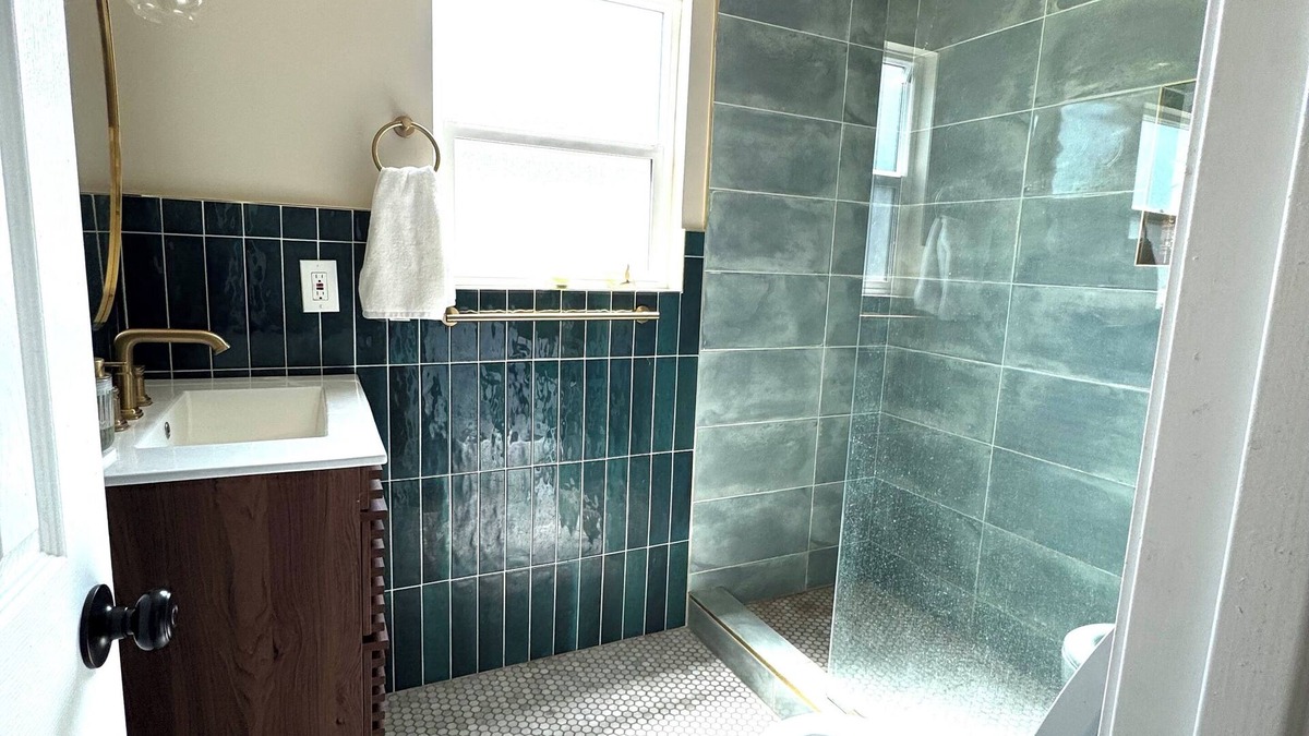 North Central House | Charming 3-bedroom house with AC, Fast WiFi in Pasadena near Rose Bowl