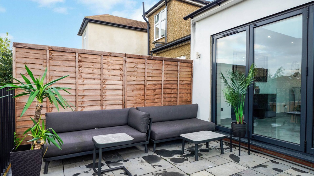 Eastcote and East Ruislip House | Charming 3-bedroom house in Pinner
