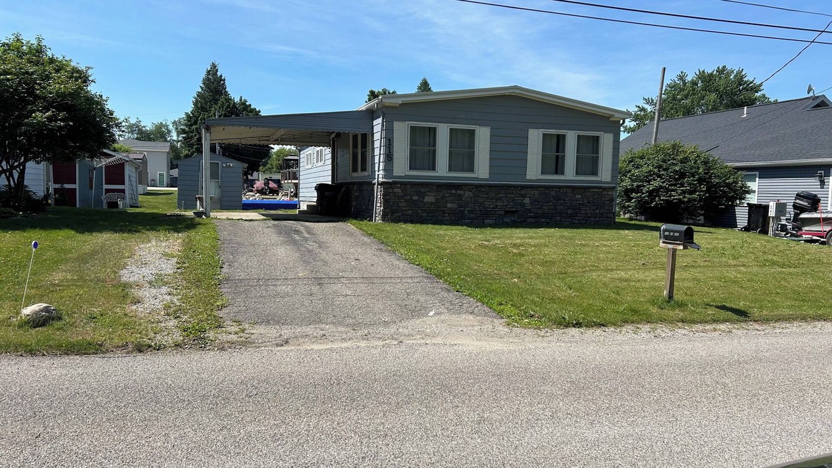 Angola House | Charming 3-bedroom house with AC, WiFi in enjoyable Angola
