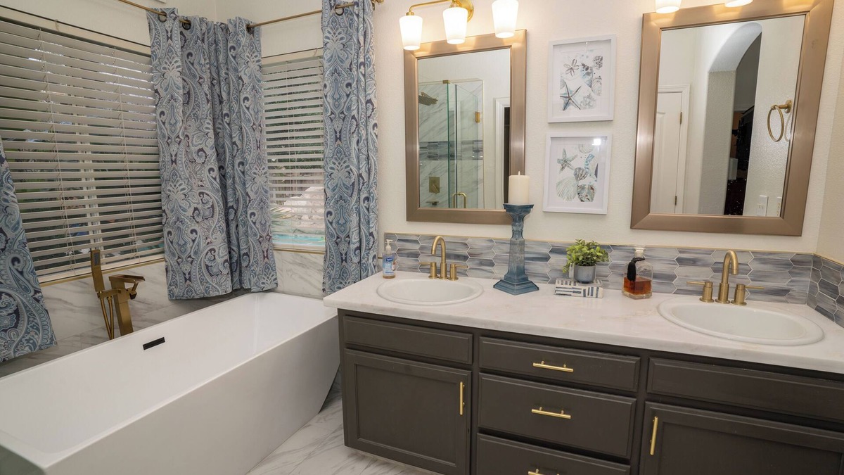 Clovis House | Charming 3-bedroom house with WiFi, AC in peaceful Clovis