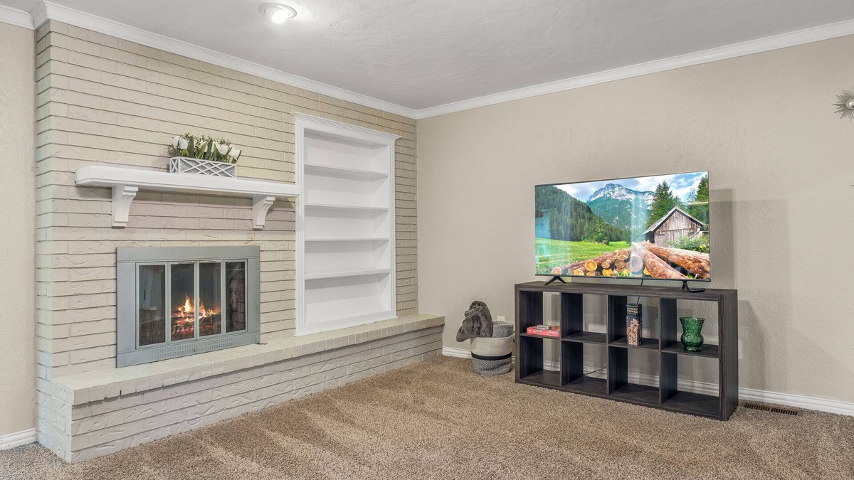 Edmond House | Charming 3-bedroom house central to everything in Edmond and handy to OKC