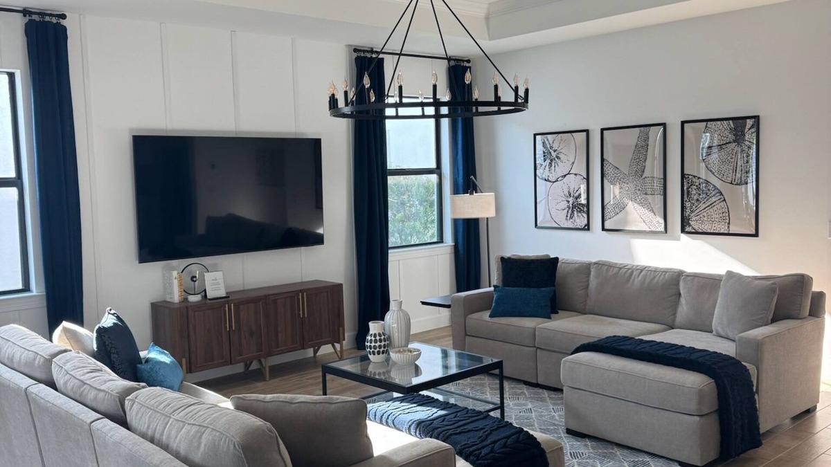 Estero House | Charming 3-bedroom house with pool, spa, & outdoor kitchen