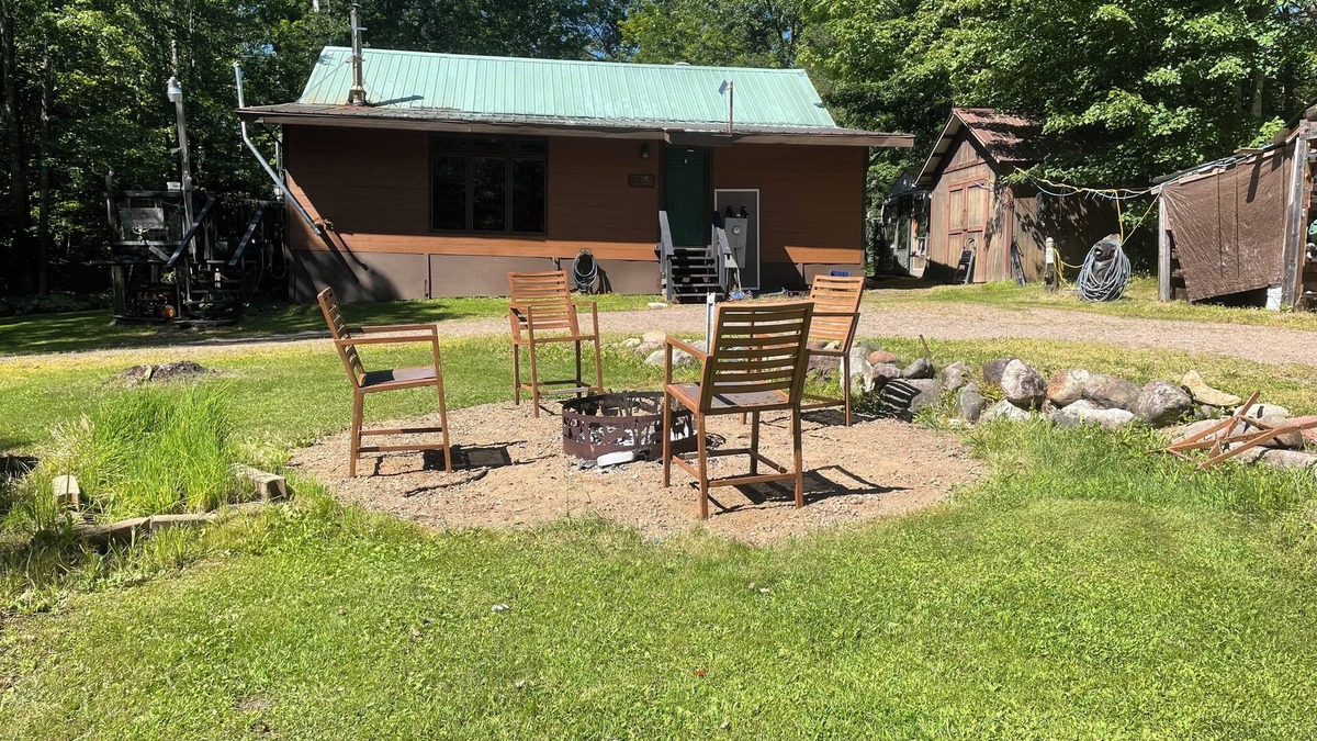 Winter House | Charming 3-bedroom house located on Atv-snowmobile route.