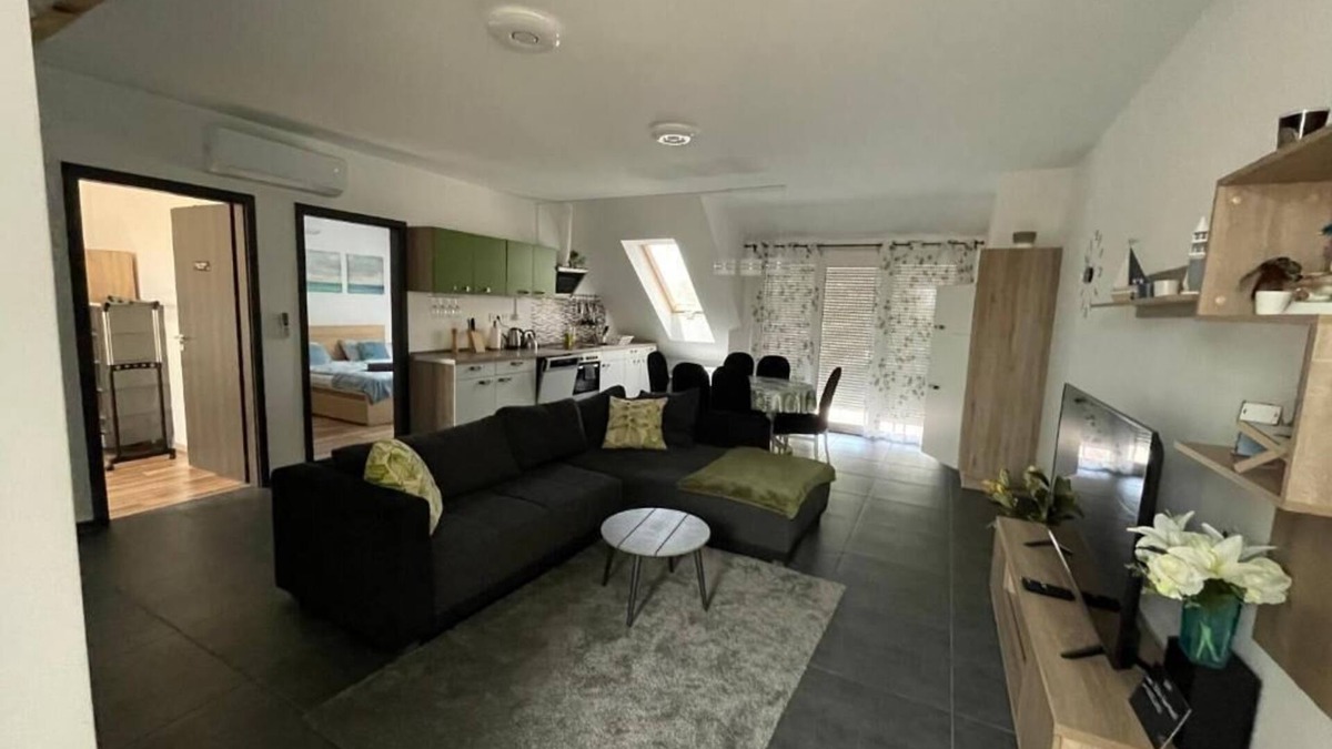 Balatonlelle Apartment | Charming 3-bedroom apartment with AC and WiFi in welcoming Balatonlelle