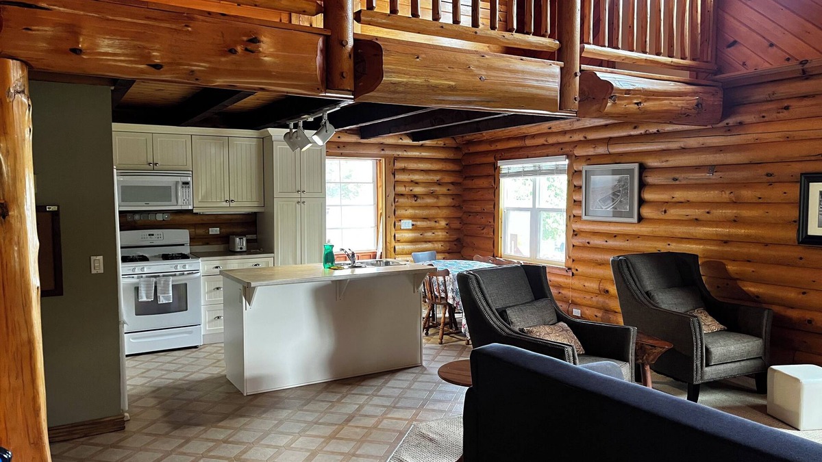 Tobermory Cottage | Charming 3-bedroom Log Cottage in peaceful Tobermory