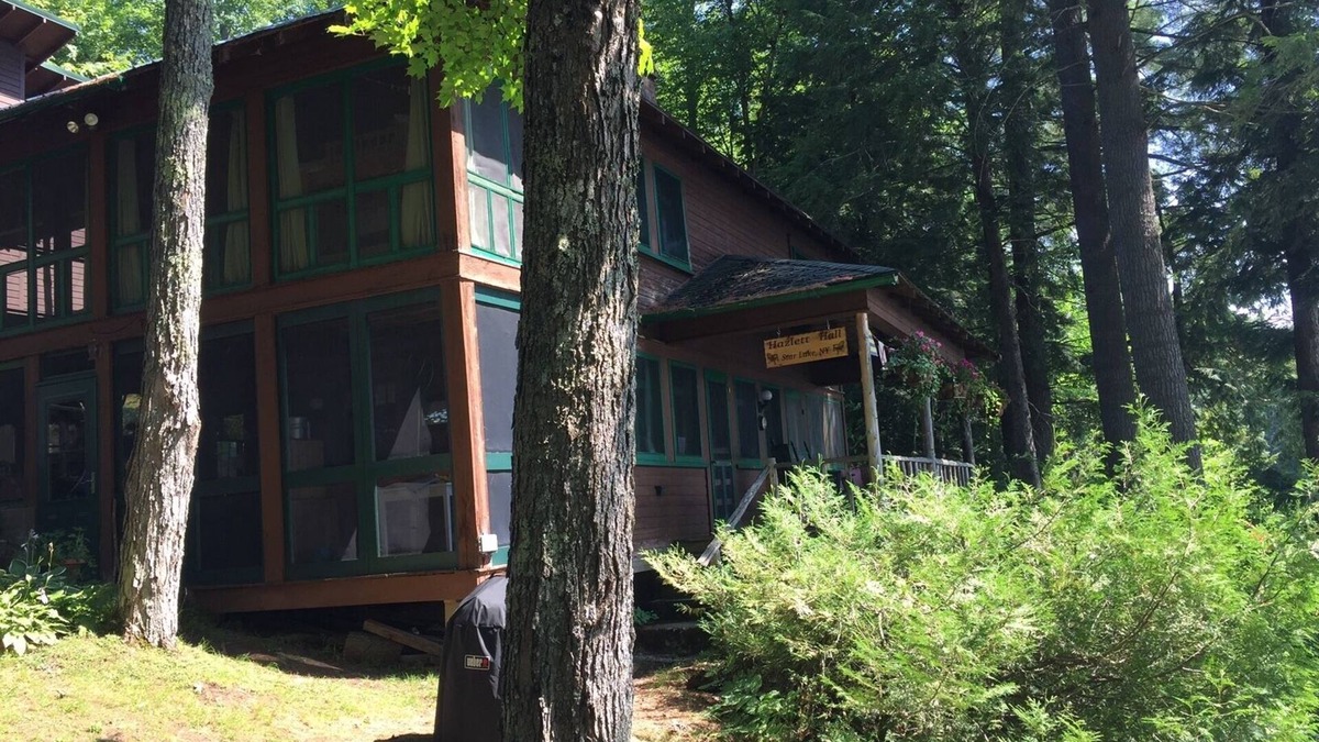 Star Lake Cottage | Charming 3-bedroom lakefront cottage in welcoming Star Lake with great viewsn
