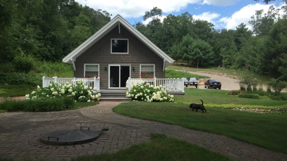 Pine River House | Charming 3-bedroom lake house in lovely Saxeville, WI with WiFi, AC