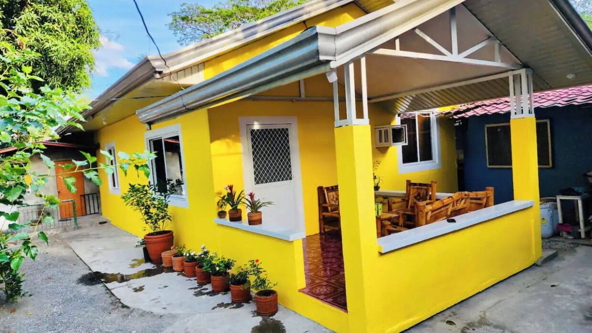Castillejos House | Charming 3-bedroom bungalow with WiFi and AC in pleasant Castillejos