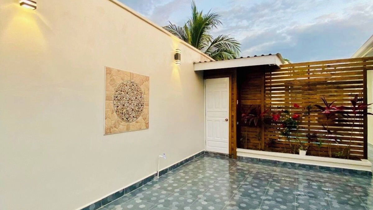 Tela House | Charming 3-bedroom pool house with AC, WiFi in enchanting Tela