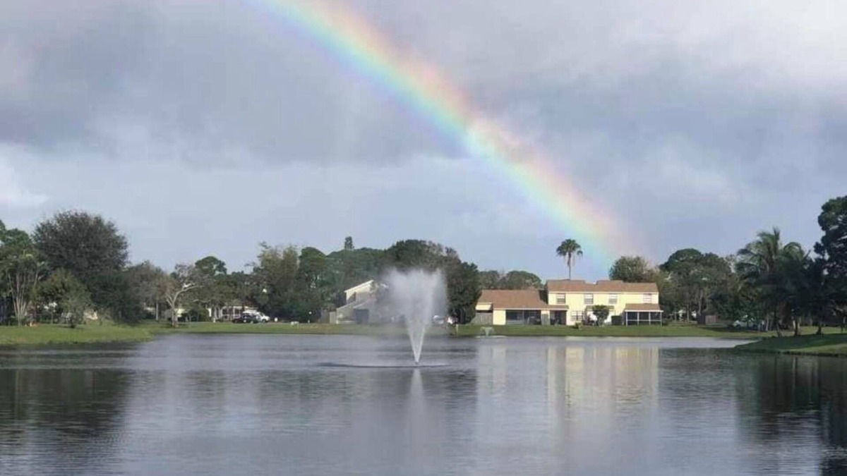 Jupiter Village House | Charming 3-bedroom pool home on the lake with spectacular sunsets & close to all