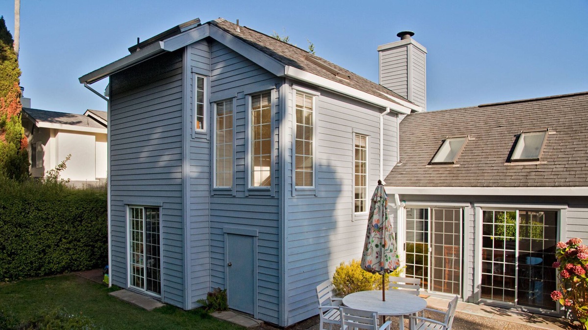 Tiburon House | Charming 3 Bedroom Tiburon Home SUMMER Only 6/20-8/15/23, monthly minimum