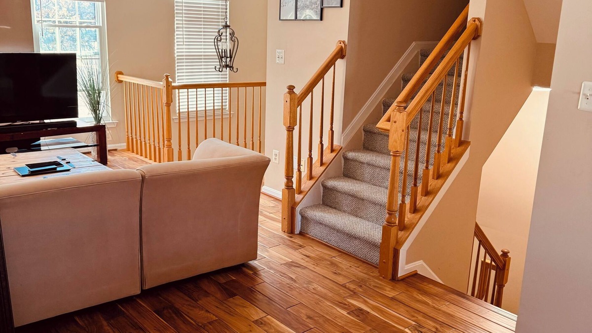 Laurel House | Charming 3-bedroom townhome with WiFi Parking and AC in Laurel