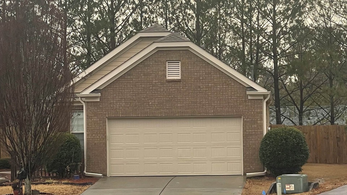 LaGrange House | Charming 3-bedroom Urban Haven