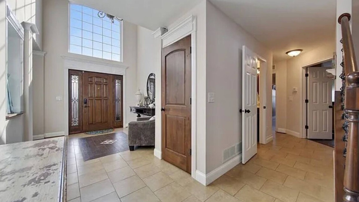 Bolingbrook House | Charming 3-bedroom house in lovely Bolingbrook with AC, WiFi