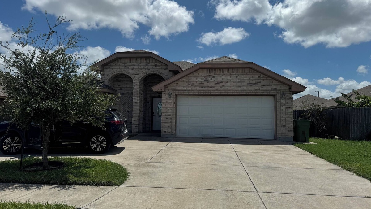 Brownsville House | Charming 3-Bedroom Retreat in Prime Neighborhood SPI/SPACE X