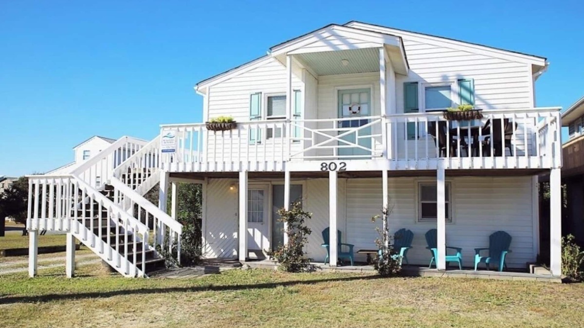 Topsail Beach Cottage | Charming 3-bedroom cottage on the most magical part of Topsail Island!