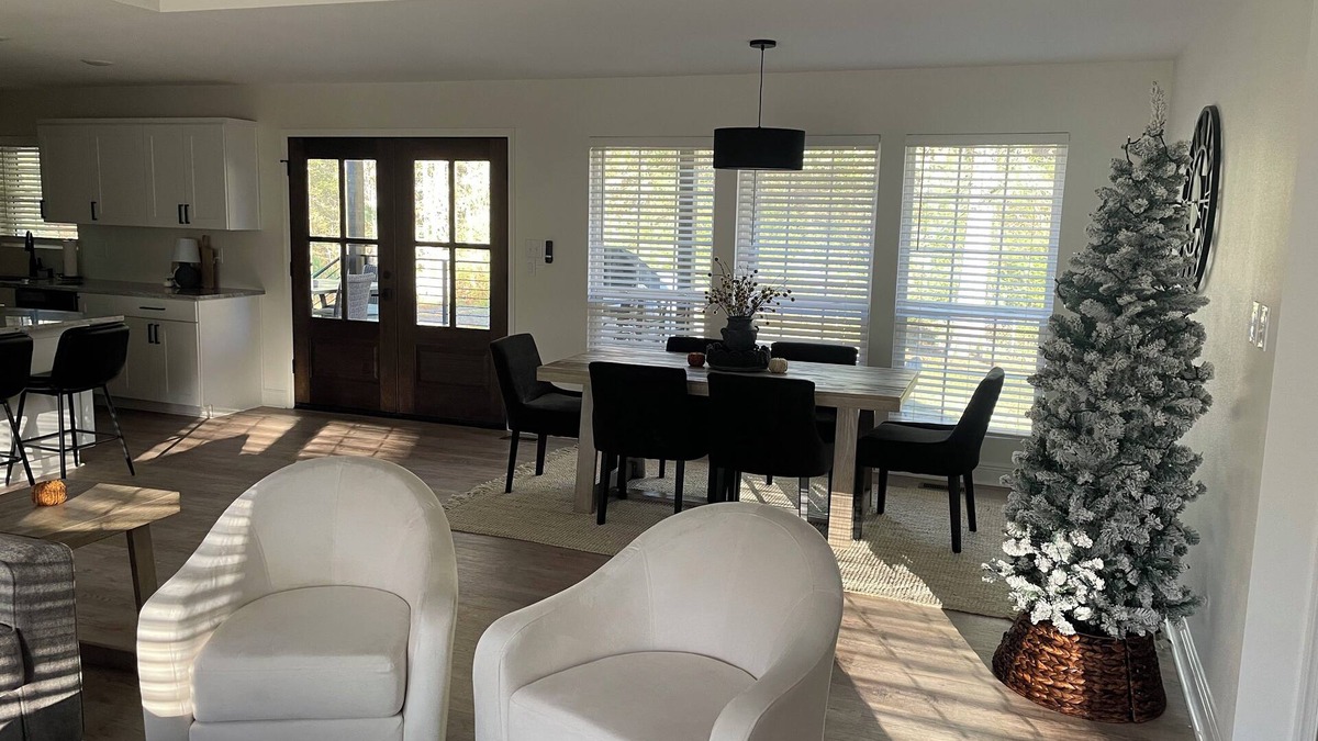 Mid America House | Charming 3-bedroom house in a quiet neighborhood in wonderful Hot Springs