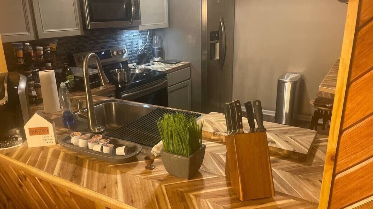 Wayne Condo | Charming 3-bedroom condo with water view in wonderful Eagle Creek Indiana