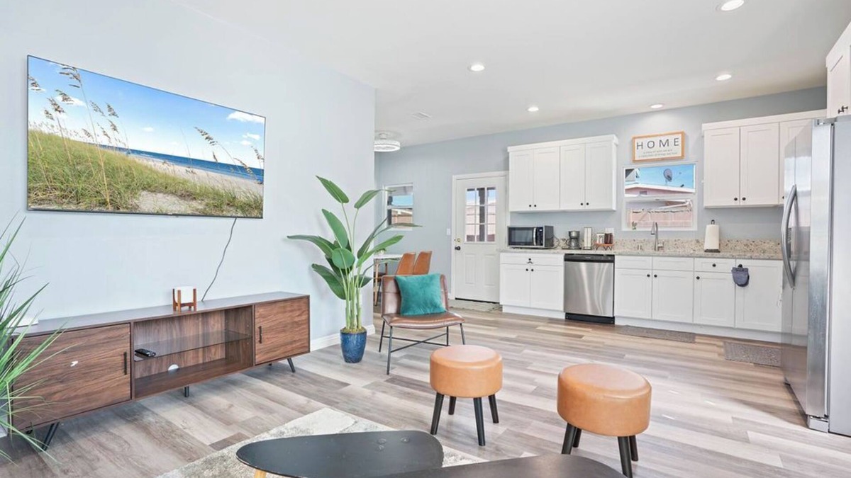 Garden Grove House | Charming 3-bedrooms house close to Disneyland