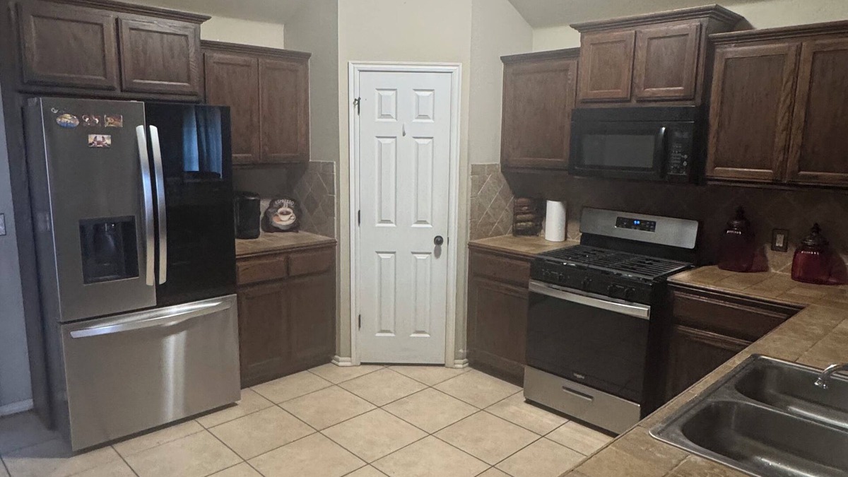 Midwest City House | Charming 3-bedroom house with AC, WiFi in delightful Midwest City