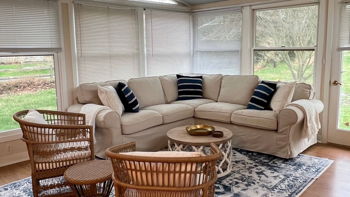 Narragansett Pier Cottage | Charming 3-bedroom cottage with WiFi, AC in lovely Narragansett!