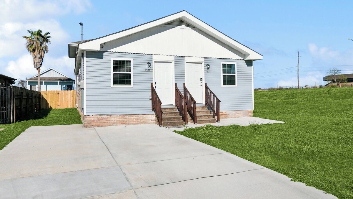 Ponchartrain Park House | Charming 3-bedroom house in vibrant New Orleans with WiFi, AC & Large Back Yard
