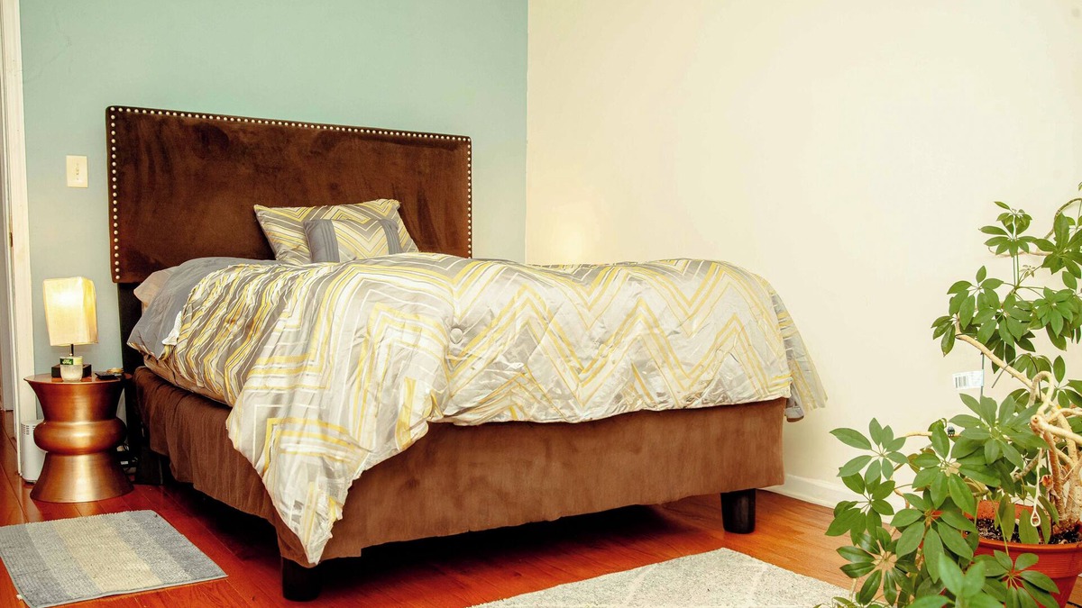 Germantown House | Charming 3-bedroom house in Philadelphia with Central Air and WiFi