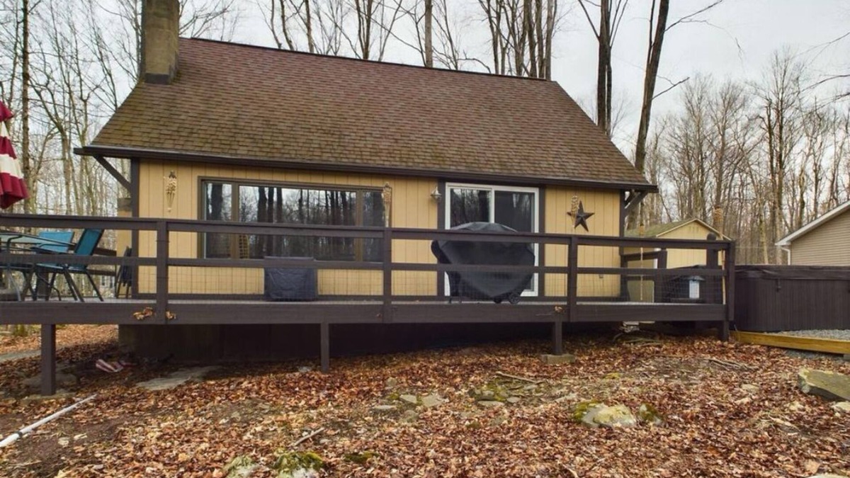Thornhurst House | Charming 3-bedroom house in the enchanting Arrowhead Lake Community