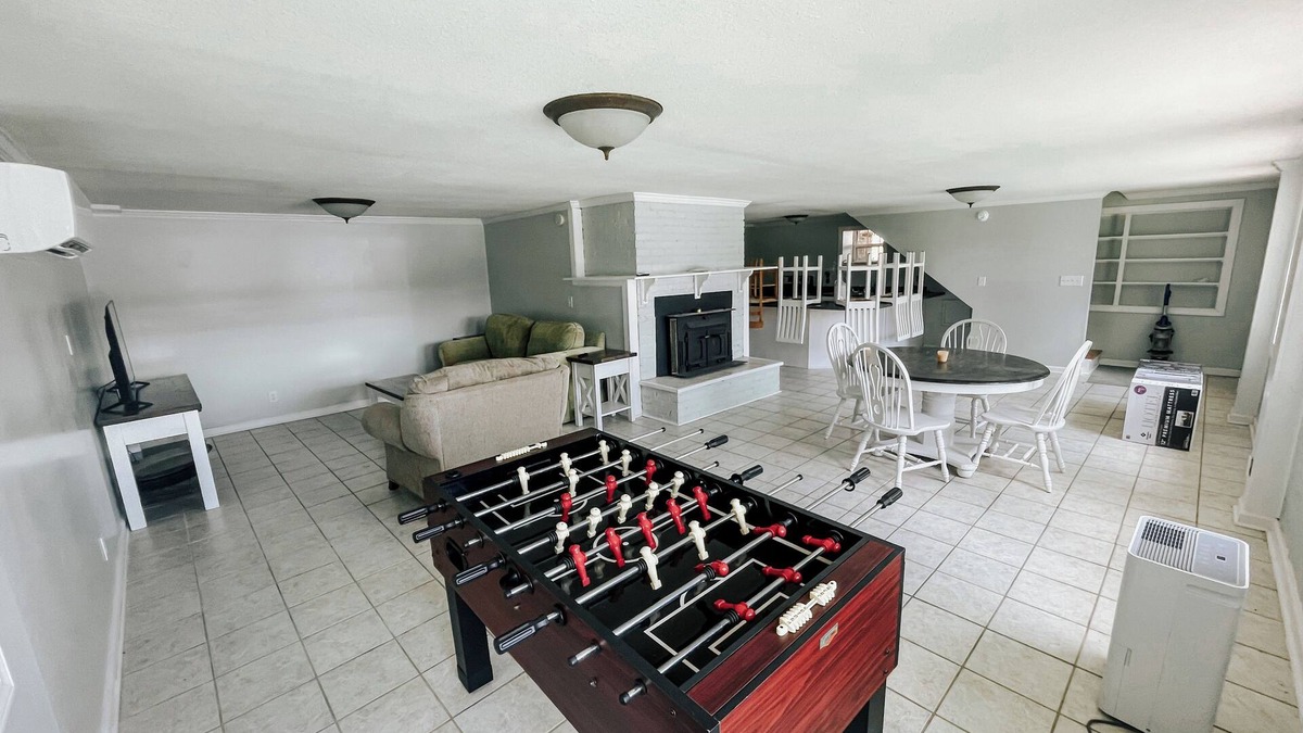 Rogersville House | Charming 3-bedroom house with Wi-Fi ,AC and water views in Rogersville.