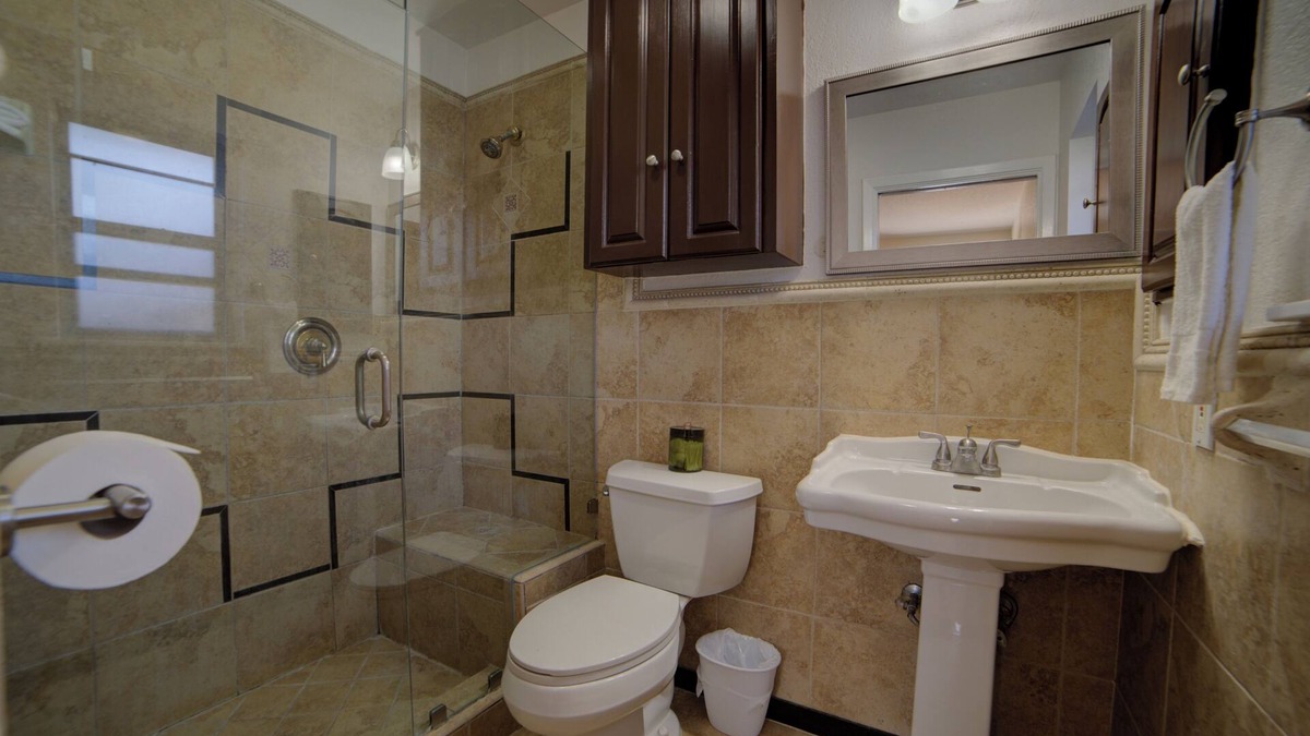 Leon Valley House | Charming 3-bedroom home in San Antonio with AC, Fast WiFi, Pet Friendly.