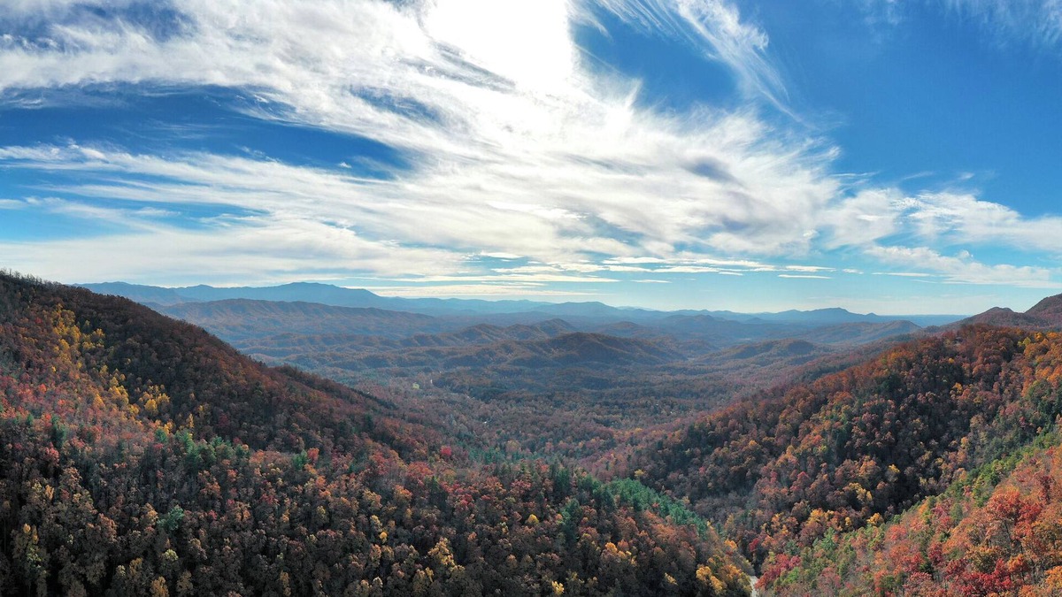 Sevierville Cabin | Charming 3-bedroom cabin with hot tub and stunning views in serene Sevierville