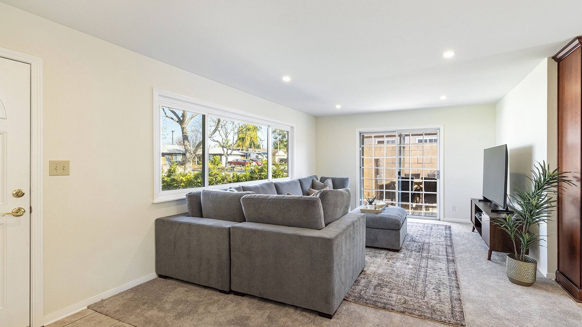 Simi Valley House | Charming 3-bedroom house with AC and WiFi in Simi Valley