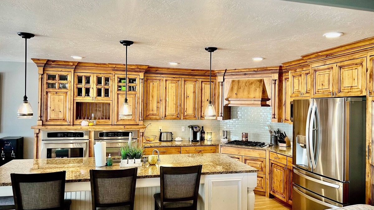 South Ogden House | Charming 3-bedroom house! 15 mins to Ski resorts or trails for hiking.