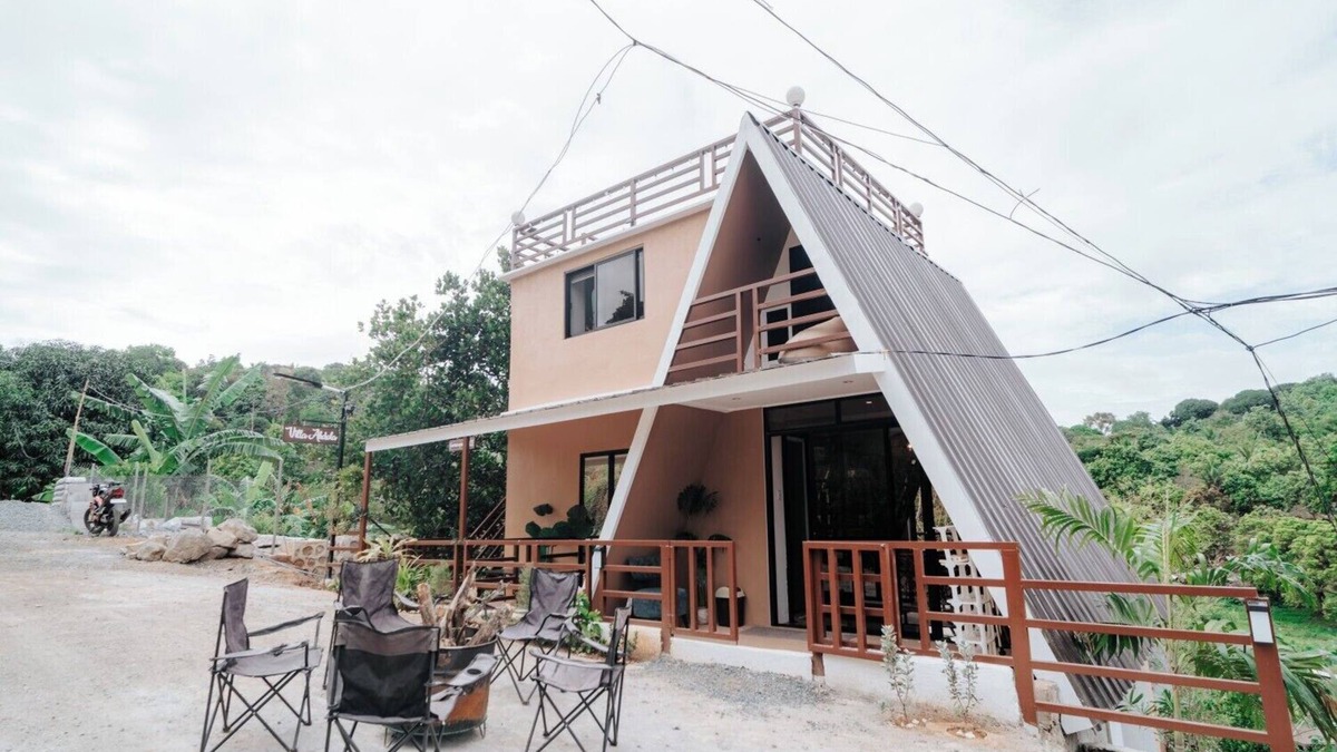 Antipolo Villa | Charming 3-bedroom Villa with WiFi, AC Farmscape Resort in Antipolo 10pax