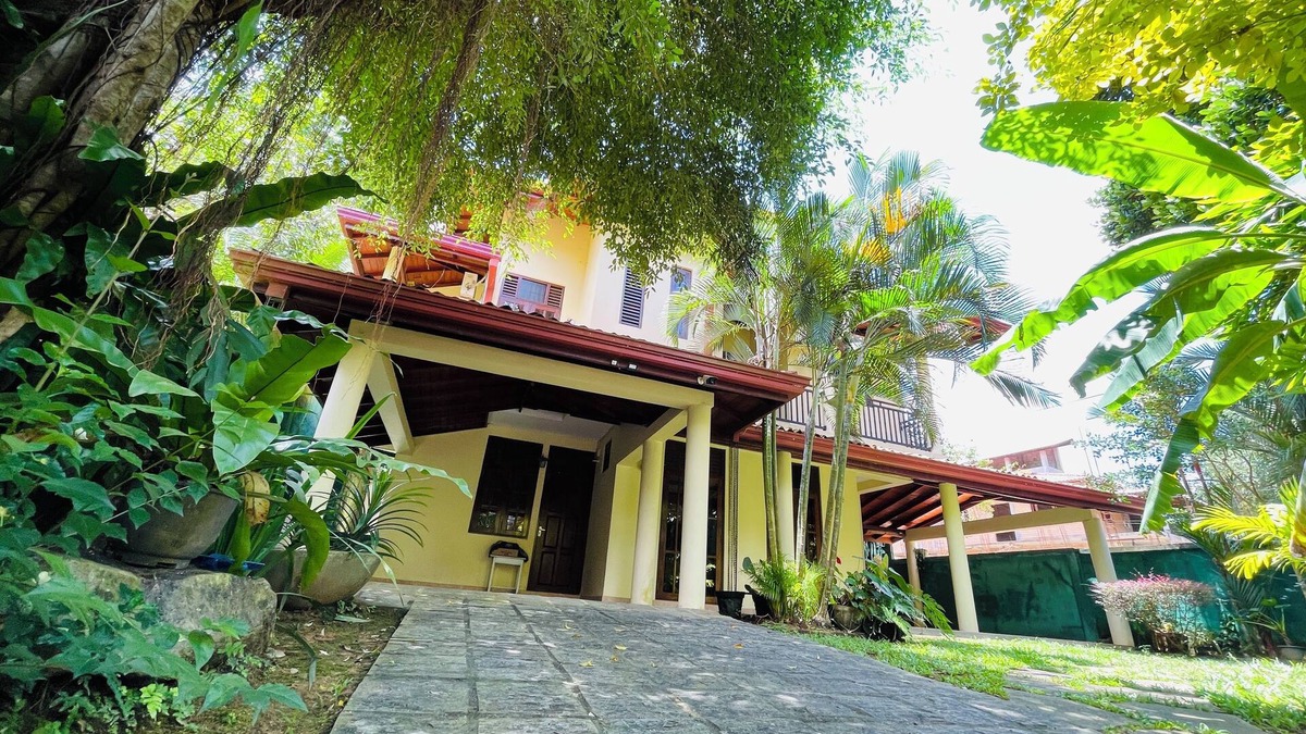 Wanchawala Villa | Charming 3-bedroom villa with WiFi and AC in Galle