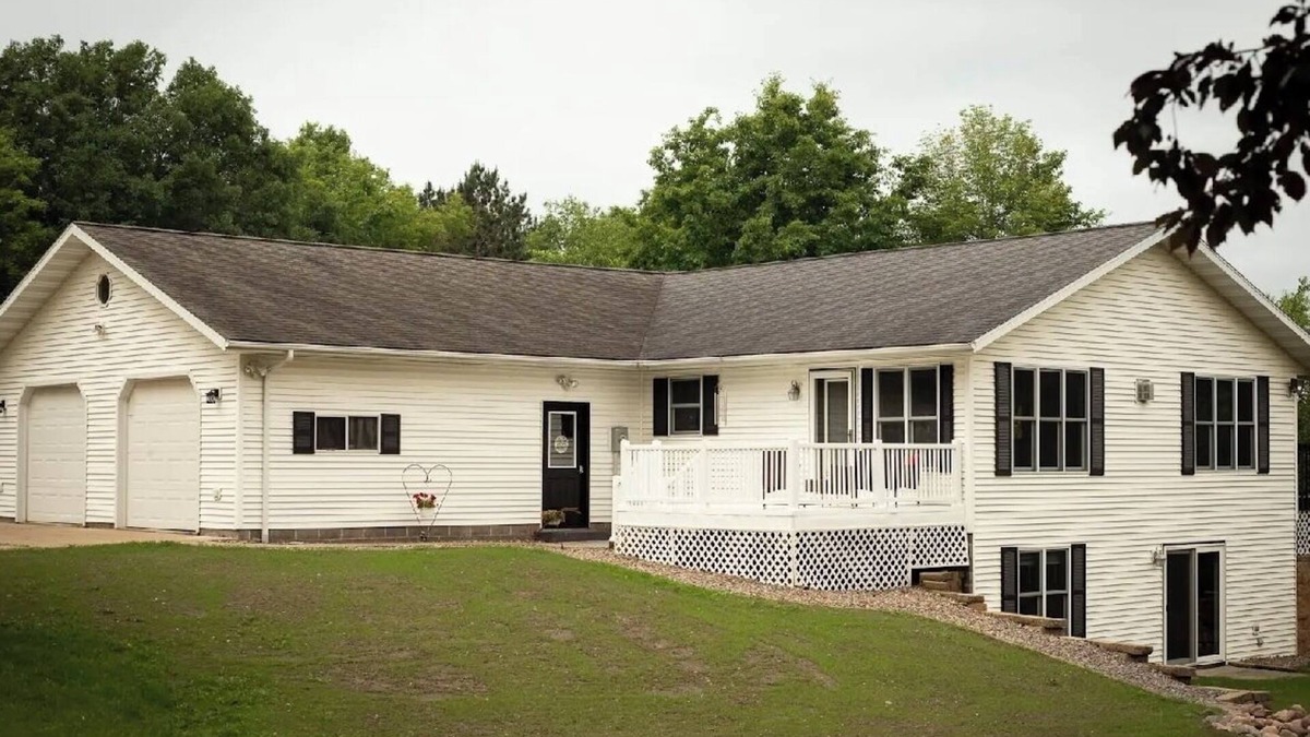 Rice Lake House | Charming 3 BR, 2 Bath Lake House retreat in Rice Lake on peaceful Tuscobia Lake.