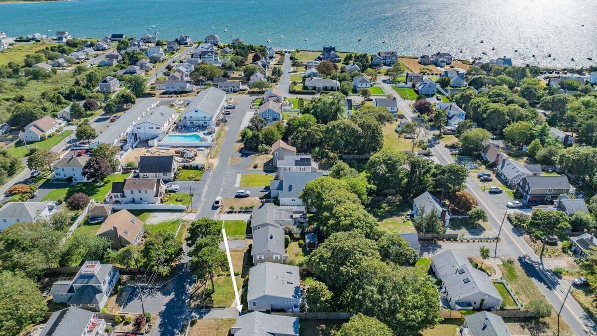 West Yarmouth Cottage | Charming 3-BR Cape Cod Cottage, 0.2 mi from Lewis Bay Beach with Sunroom & Patio Grill