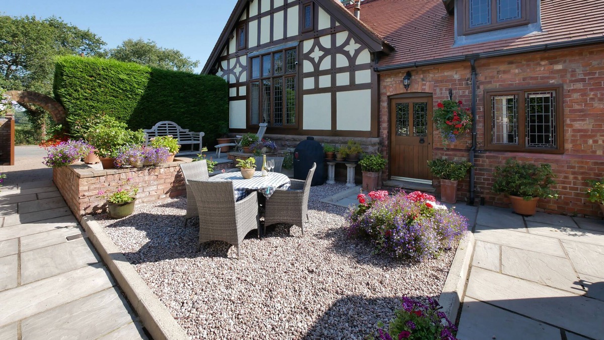 Tarporley Cabin | Charming 3-BR cottage in the English countryside