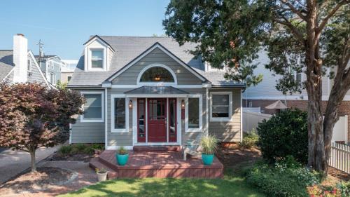 Northeast Virginia Beach House | Charming 3 BR North End Beach Cottage One Block to the Beach Private Parking Private Backyard 1478