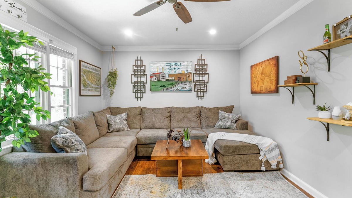 Columbus House | Charming 3-BR pet-friendly house in desirable N. Columbus close to Fort Moore