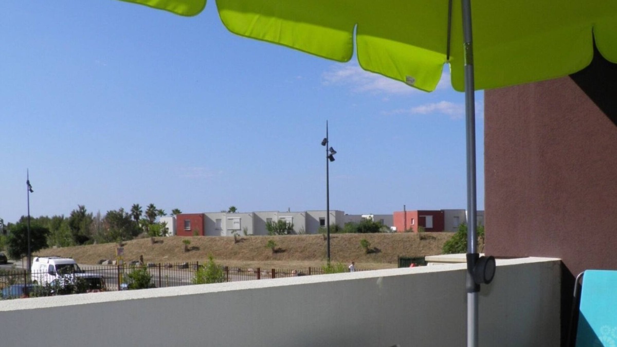 Sete Apartment | Charming 3-Room Modern Apartment Near Beach with Parking