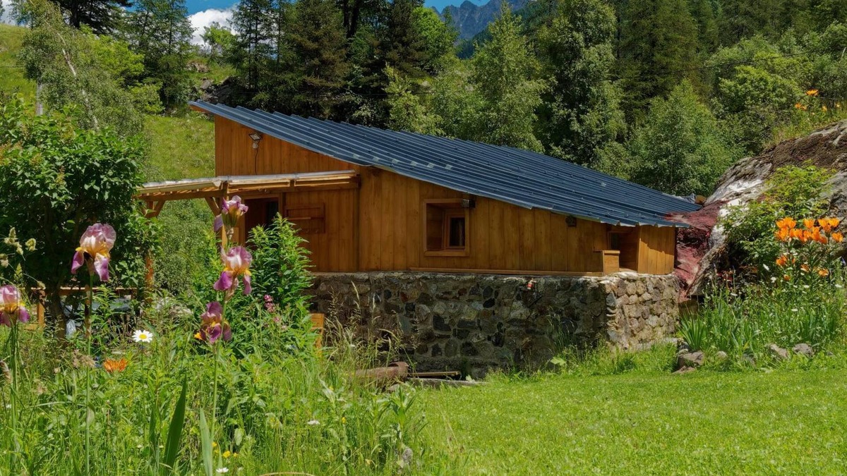 Belvedere Ski Chalet | Charming 3-star chalet with private garden in the heart of Mercantour