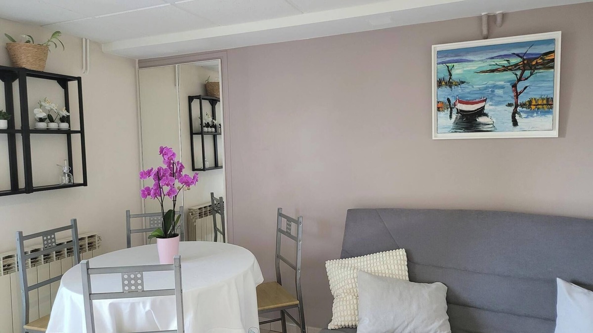 Domont Apartment | Charming 35 m2 apartment with terrace and garden