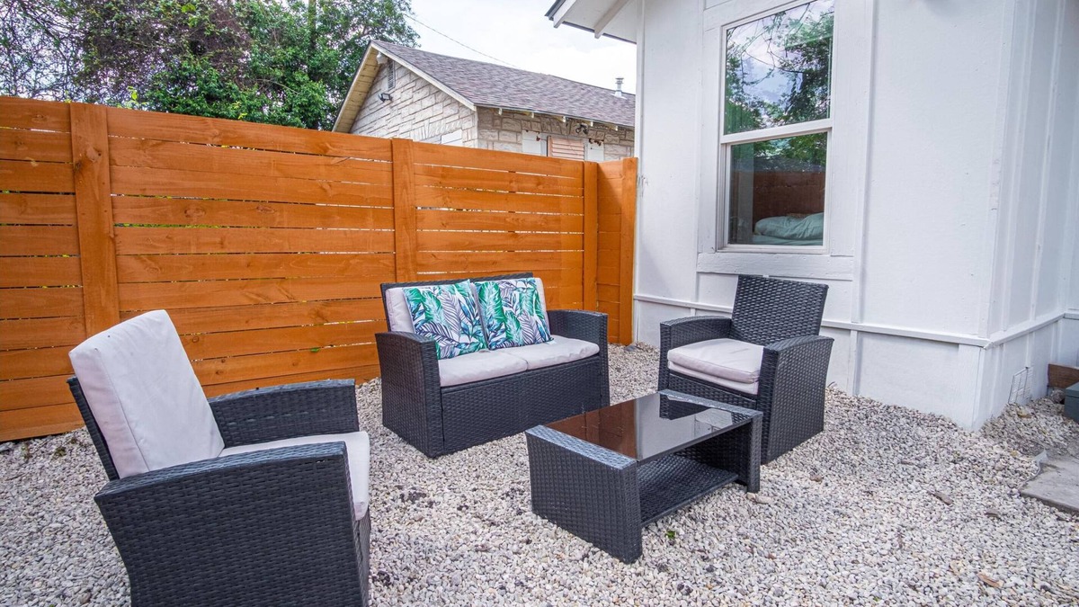 Eastside Promise Neighborhood Cottage | Charming 3br/1ba Close to Vibrant Downtown