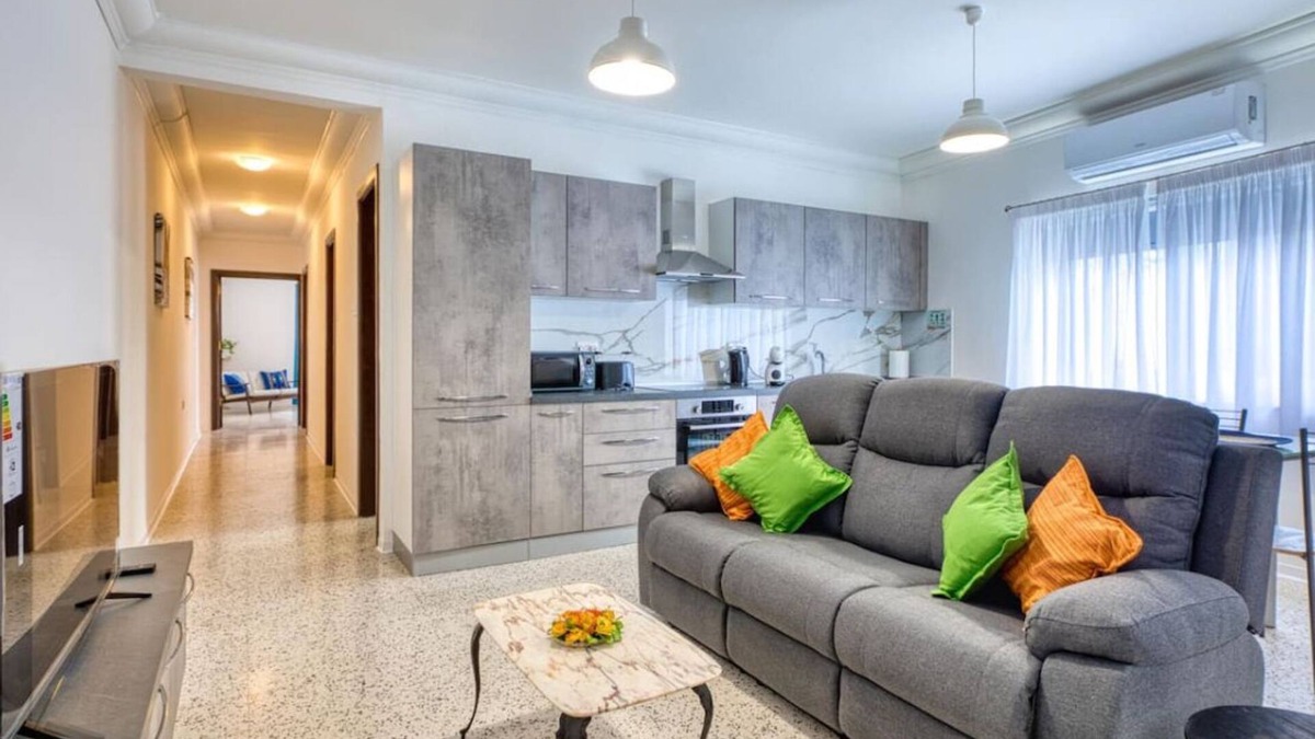 Swieqi Apartment | Charming 3BR Apt + City Views & WIFI in Swieqi