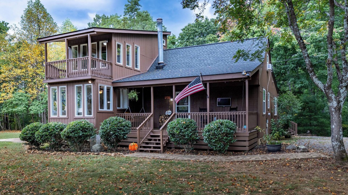 Stanardsville Cabin | Charming 3BR cabin close to wineries, Shenandoah National Park, Massanutten,UVA