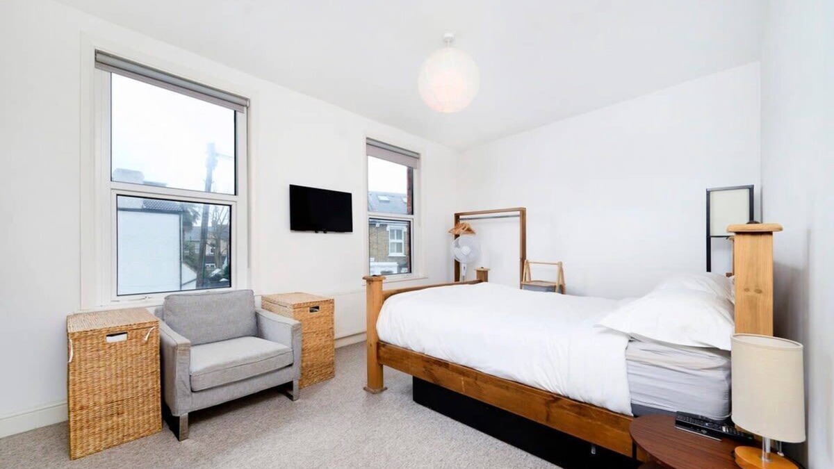 Bruce Grove House | Charming 3BR Family-Friendly London Home