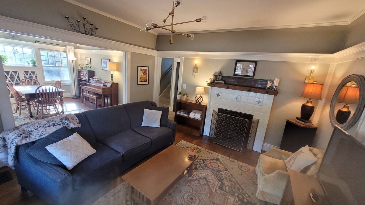 Beechmont House | Charming 3BR house, 20min walk to Churchill Downs, family-friendly Derby