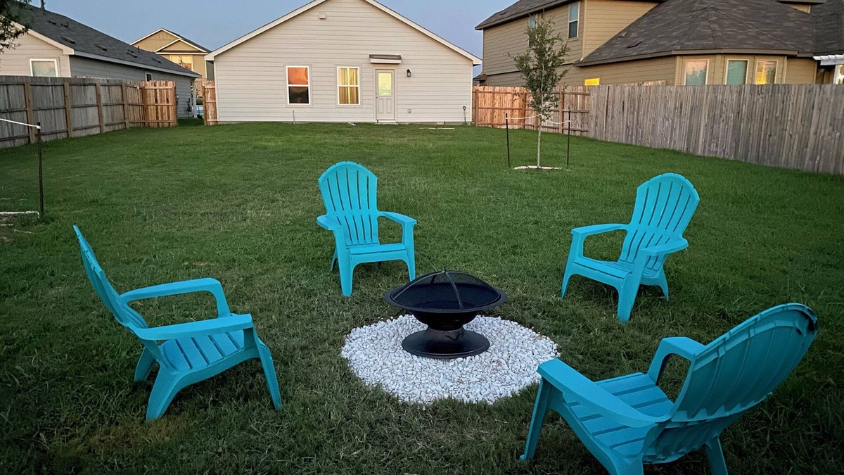Converse House | Charming 3BR house w/WiFi in Converse, right next to San Antonio, New Braunfels