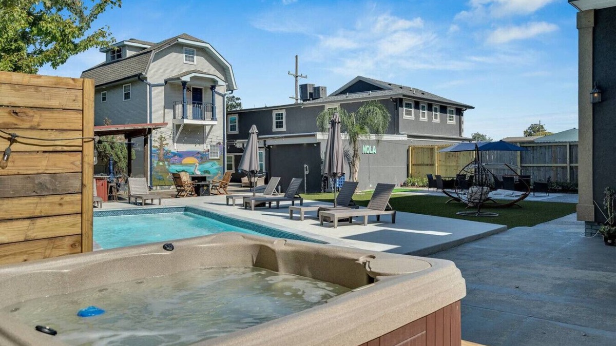 Tulane - Gravier Hotel | Charming 3BR Retreat w Shared Pool & Hot Tub, NOLA